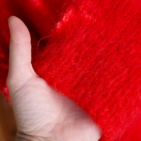 Vintage Handmade Knitted Mohair V-Neck RED Sweater Size Medium - Picture 11 of 16